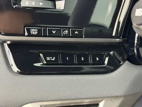 Used 2023 Lexus RX 500h F Sport image 18