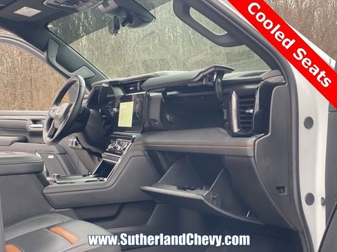 Used 2024 GMC Sierra 2500 AT4 w/ Technology Package image 28