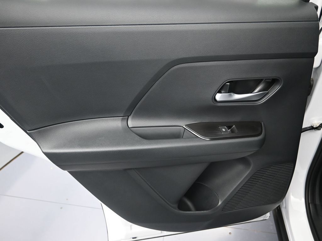 New 2026 Nissan Kicks SR FWD image 20