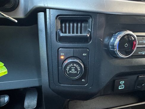 Used 2022 Ford F150 XLT image 23