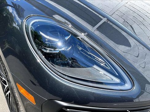 Certified 2026 Porsche Macan AWD/4WD image 30