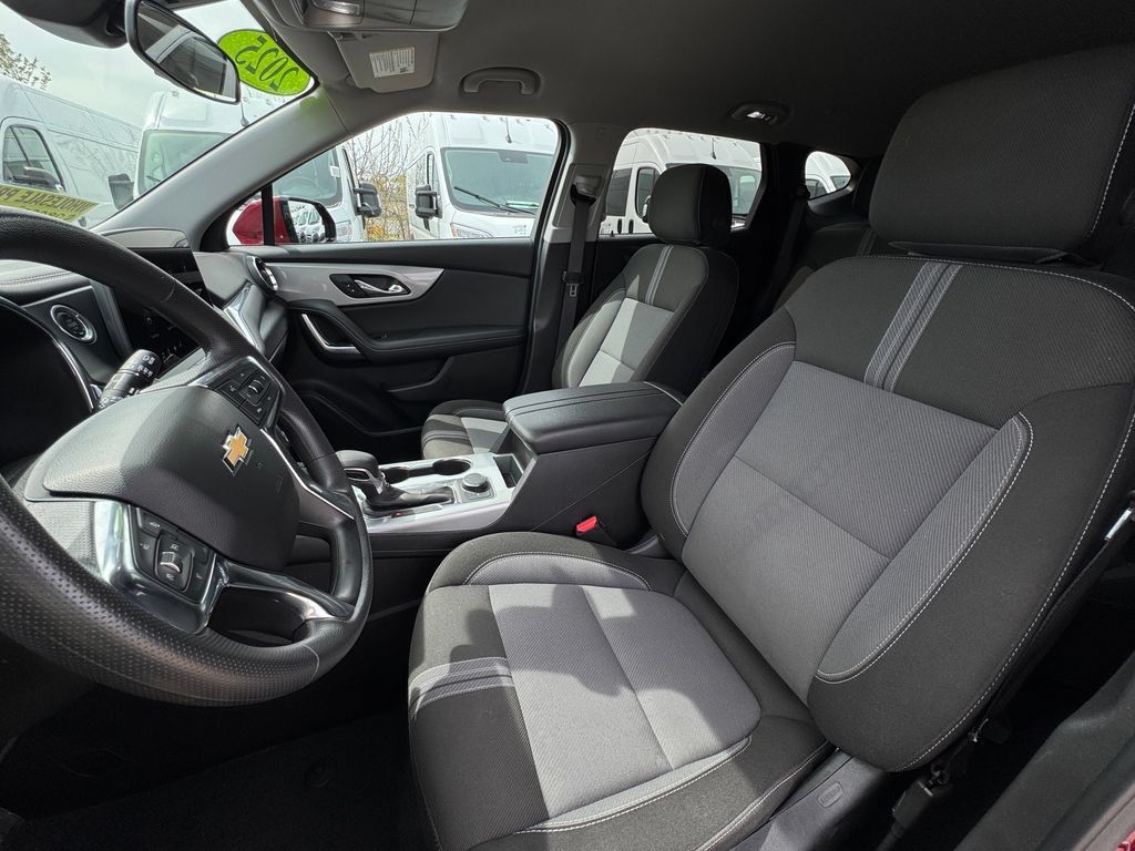Used 2025 Chevrolet Blazer LT AWD/4WD image 13