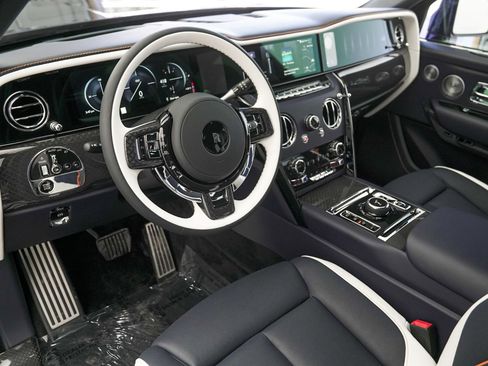 New 2026 Rolls-Royce Cullinan Black Badge image 9