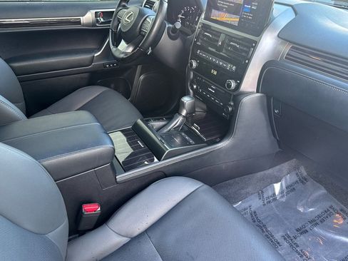 Used 2023 Lexus GX 460 Premium image 32