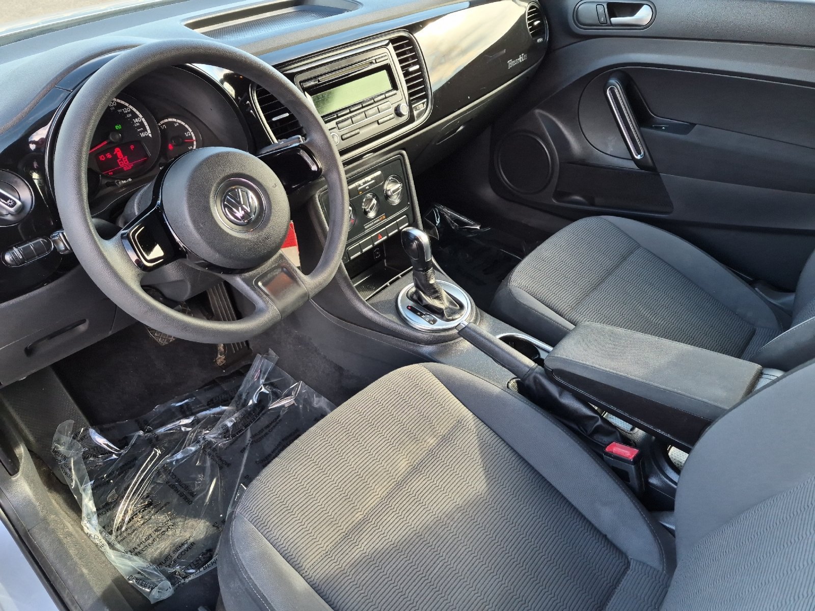 Used 2014 Volkswagen Beetle 2.5 FWD image 22