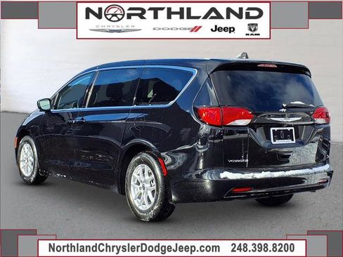 Certified 2024 Chrysler Voyager LX image 2