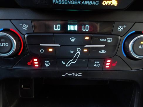 Used 2016 Ford Focus Titanium image 17