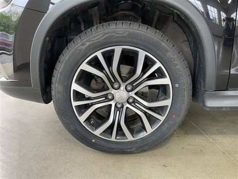Used 2017 Mitsubishi Outlander Sport ES AWD/4WD image 32