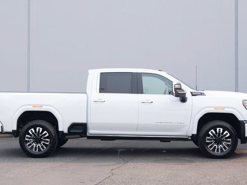 Used 2026 GMC Sierra 3500 Denali Ultimate AWD/4WD image 34