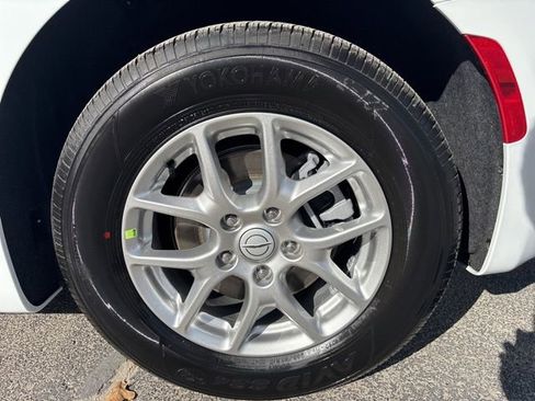 New 2026 Chrysler Pacifica Select image 24