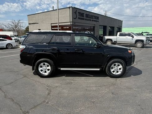 Used 2016 Toyota 4Runner SR5 image 16