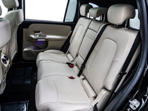 Certified 2025 Mercedes-Benz GLB 250 image 9