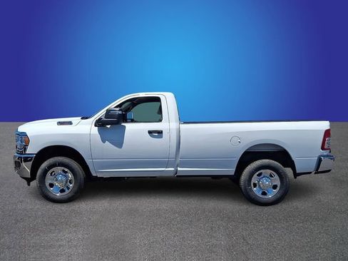 Used 2024 RAM 2500 Tradesman w/ Chrome Appearance Group AWD/4WD image 7