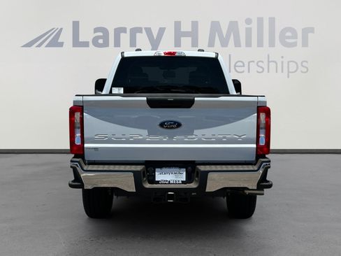 New 2026 Ford F350 XLT w/ FX4 Off-Road Package AWD/4WD image 4