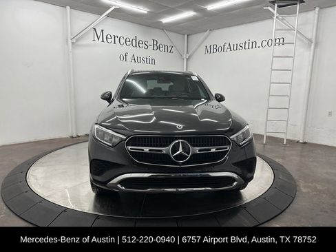 Used 2025 Mercedes-Benz GLC 300 image 2