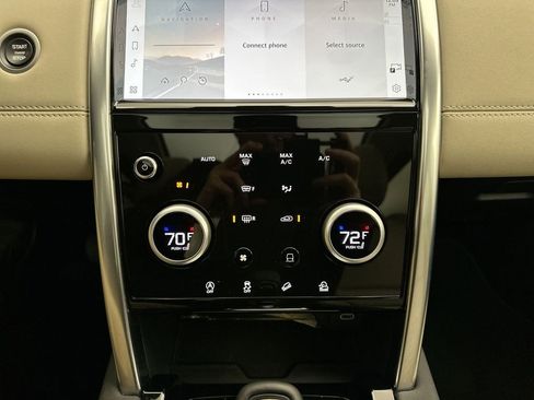 Used 2023 Land Rover Discovery Sport SE image 21