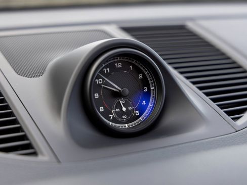 Certified 2025 Porsche Macan image 30