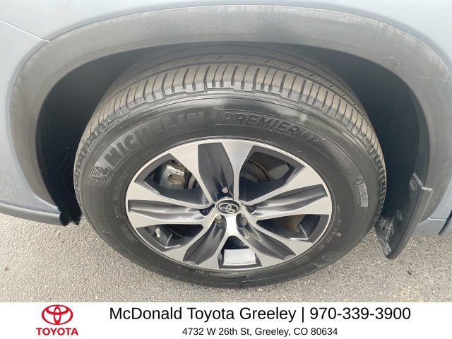 Used 2022 Toyota Highlander XLE AWD/4WD image 10