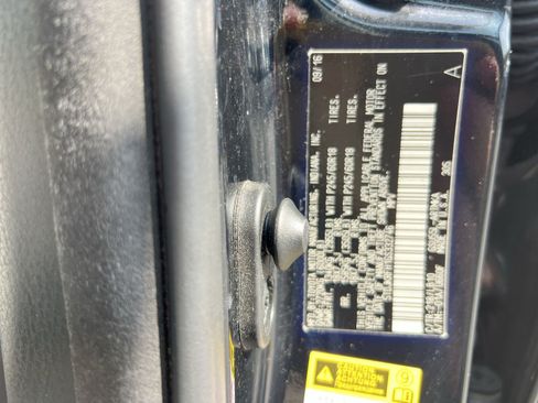 Used 2016 Toyota Highlander XLE AWD/4WD image 29