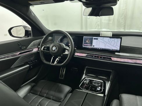 Used 2023 BMW 760i xDrive w/ Executive Package image 10