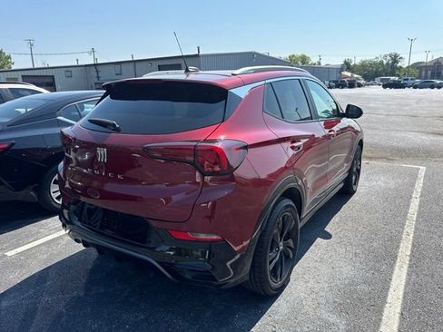 Used 2024 Buick Encore GX Sport Touring FWD image 2