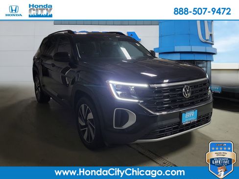 Used 2024 Volkswagen Atlas SE w/ Panoramic Sunroof Package image 1