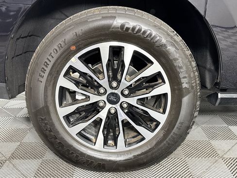 Used 2025 Ford Expedition Max Platinum AWD/4WD image 31