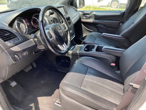 Used 2019 Dodge Grand Caravan GT FWD image 16