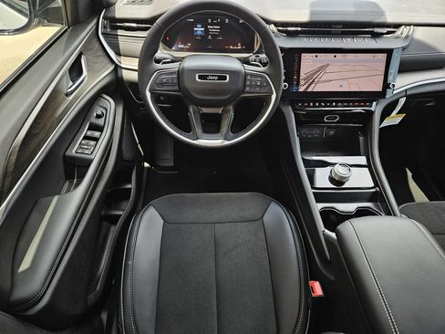 New 2026 Jeep Grand Cherokee Altitude RWD image 10
