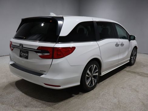 Used 2023 Honda Odyssey Touring image 2