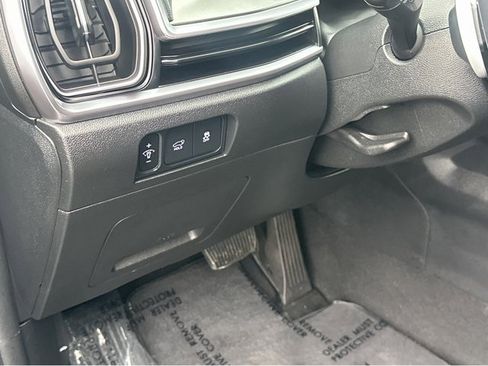 Certified 2025 Kia Sorento EX image 32