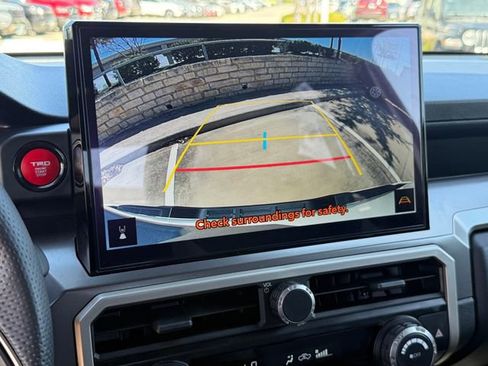 Used 2025 Toyota Tacoma TRD Sport image 20