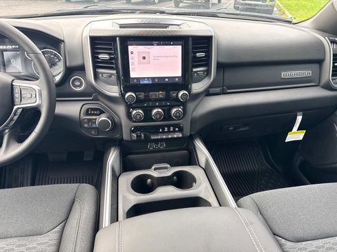 New 2026 RAM 1500 4x4 Crew Cab image 19