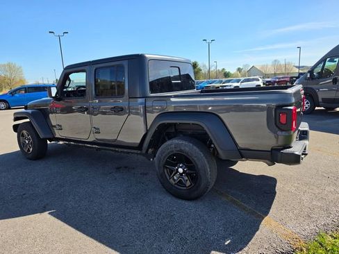 Used 2023 Jeep Gladiator Sport AWD/4WD image 7