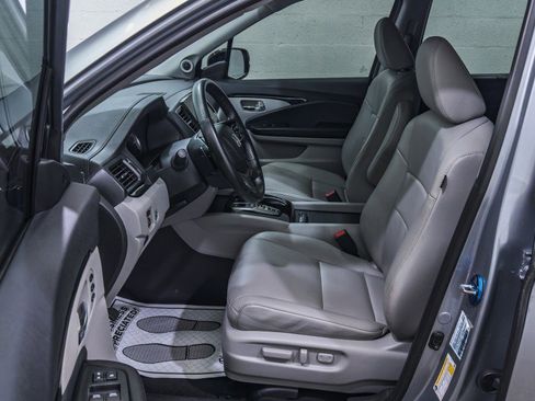Used 2021 Honda Pilot Touring image 13