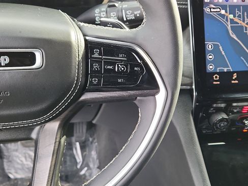 Used 2024 Jeep Grand Cherokee Overland AWD/4WD image 17