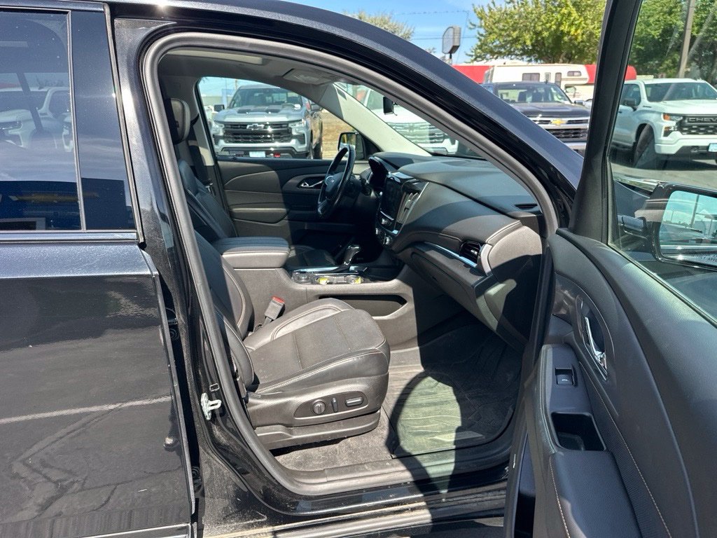 Used 2019 Chevrolet Traverse Premier w/ Redline Edition AWD/4WD image 15