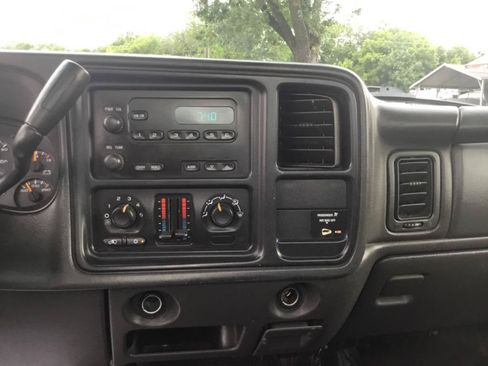 Used 2007 GMC Sierra 2500 W/T RWD image 25