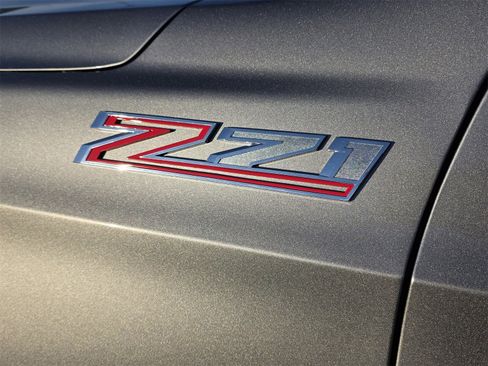 New 2026 Chevrolet Suburban Z71 w/ Comfort Package image 3