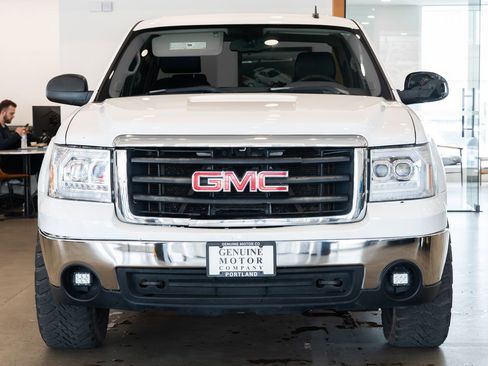 Used 2007 GMC Sierra 1500 W/T w/ Work Truck Preferred Package image 2