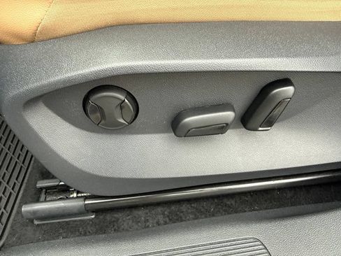 Certified 2024 Volkswagen Tiguan SE AWD/4WD image 19