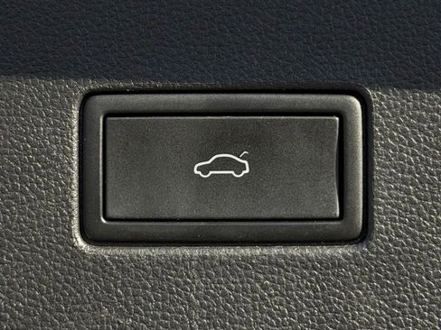 Used 2023 Volkswagen Atlas SEL Premium image 28