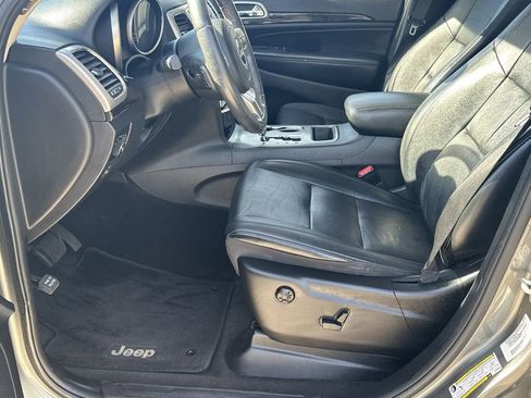 Used 2012 Jeep Grand Cherokee Laredo image 9