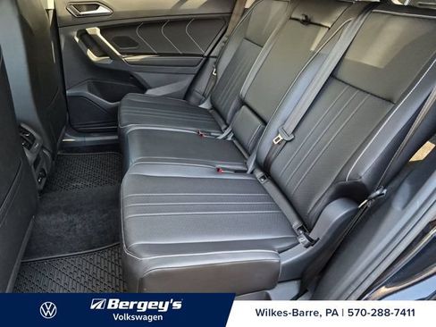 Used 2024 Volkswagen Tiguan SE AWD/4WD image 25
