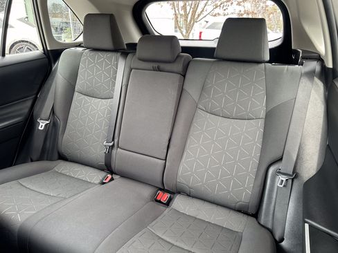 Used 2022 Toyota RAV4 XLE AWD/4WD image 16