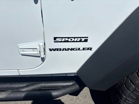 Used 2016 Jeep Wrangler Sport w/ Quick Order Package 24S AWD/4WD image 41