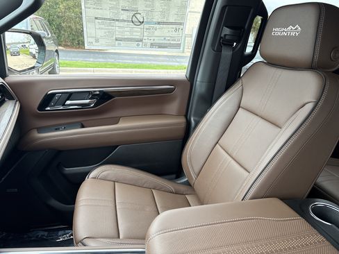 New 2026 Chevrolet Suburban High Country AWD/4WD image 12