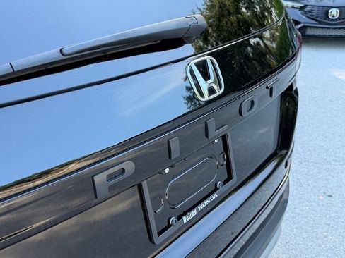 Used 2025 Honda Pilot TrailSport image 17