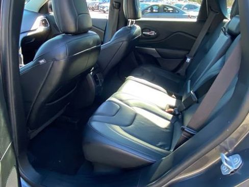 Used 2019 Jeep Cherokee Limited AWD/4WD image 31