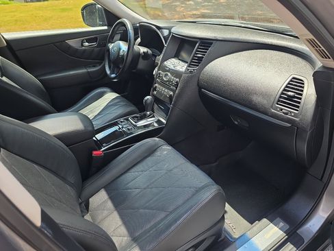 Used 2010 INFINITI FX35 AWD w/ Navigation Pkg image 23